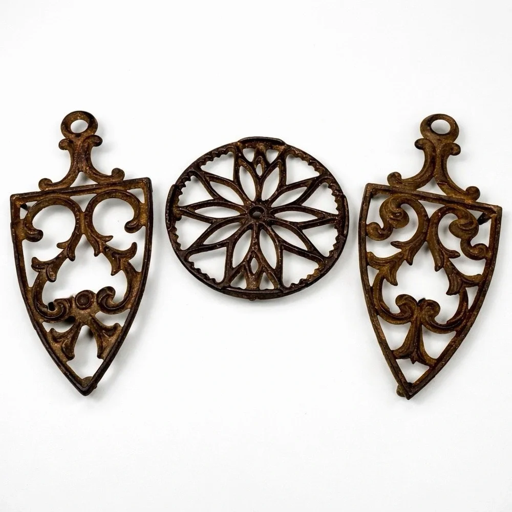 VTG Cast‎ Iron Trivets Ornate Primitive Farmhouse Kitchen Décor Rustic Set of 3